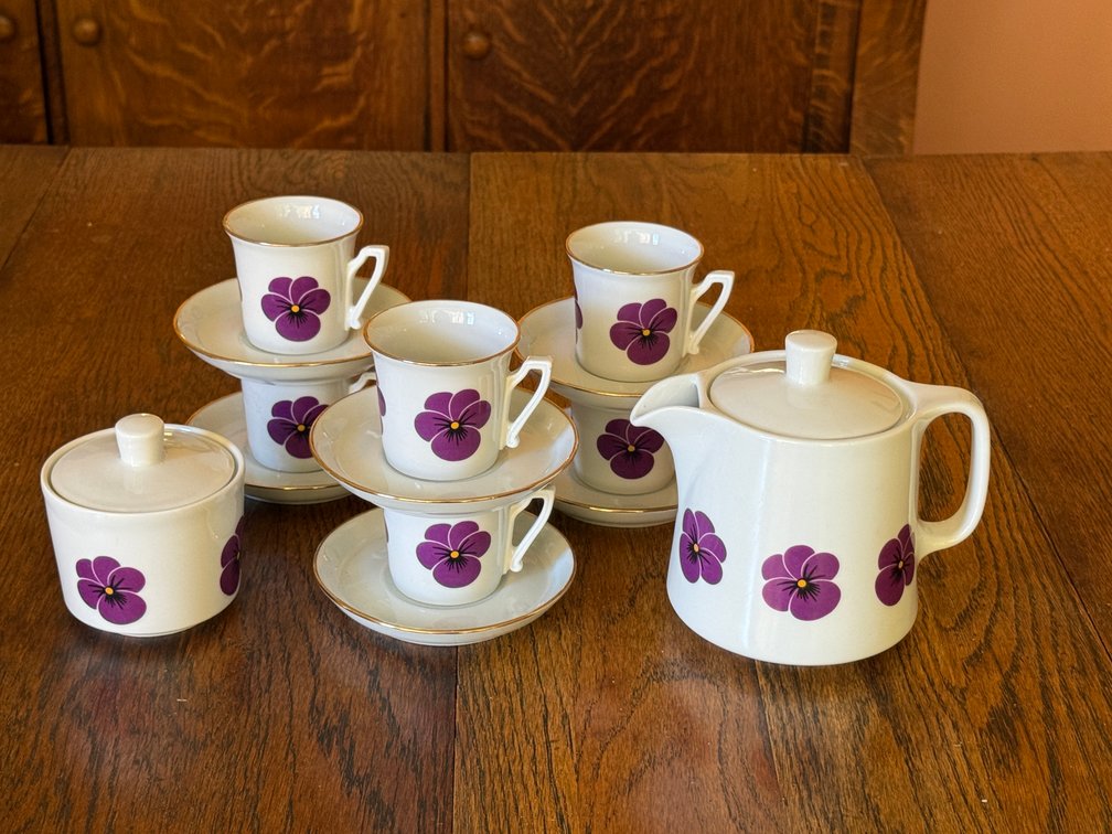 IPA Porcelain Violet Tea Service, 14-Piece