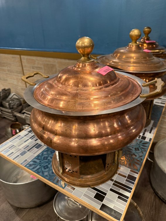 Round copper chafing dish