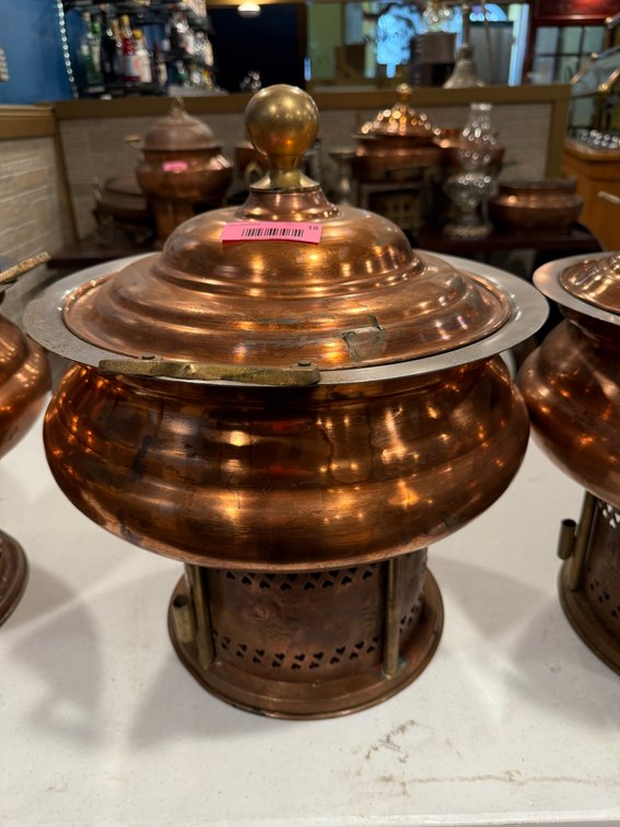 Round copper chafing dish