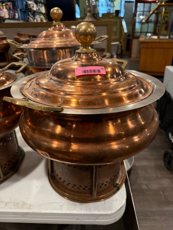 Round copper chafing dish