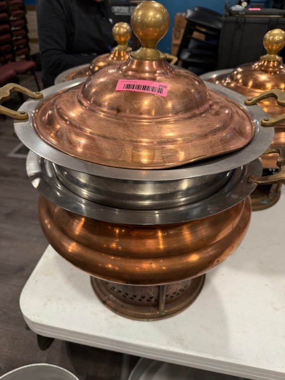 Round copper chafing dish