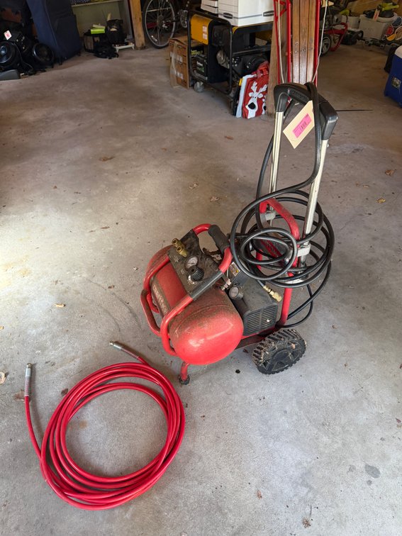 Portable air compressor 