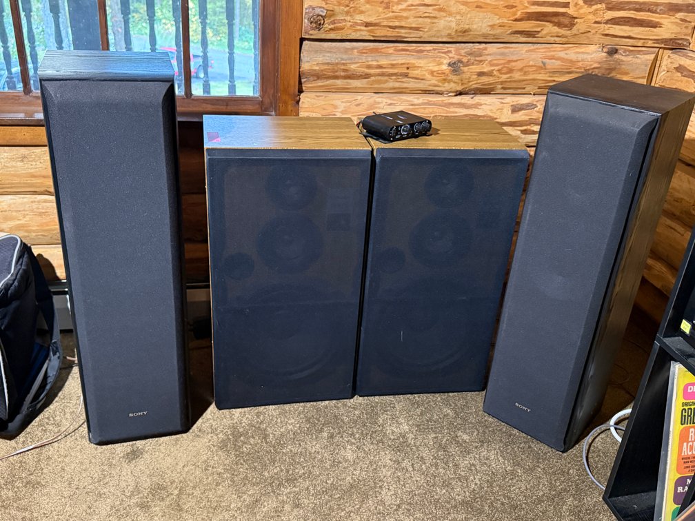 4 Speakers and audio amplifier 