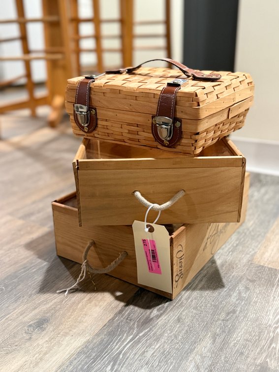 Wine crates & picnic basket