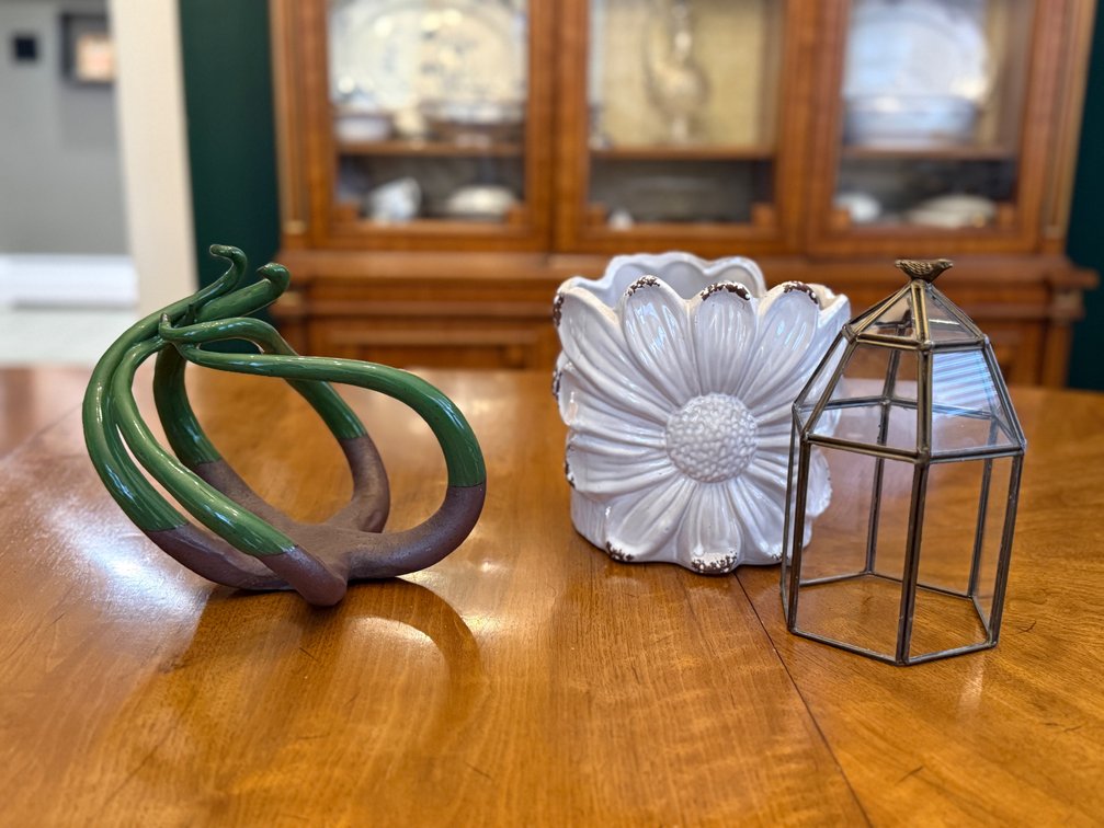 Stoneware sculpture & decor