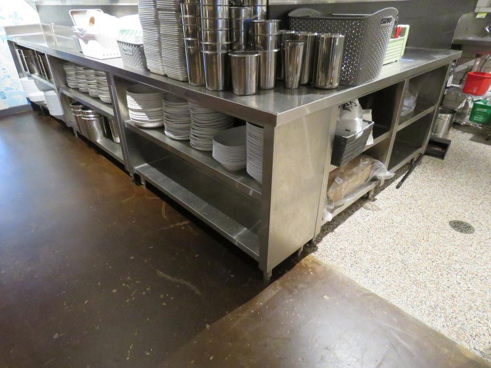SS L Shape Counter with 2 Undershelves, 161"x76"x35" with 4" Backsplash