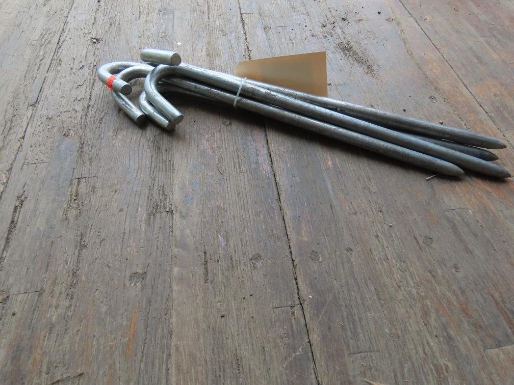 5 Metal Stakes, 17.5"
