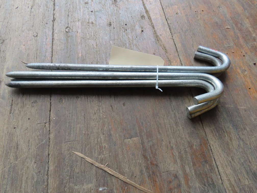 5 Metal Stakes, 17.5"