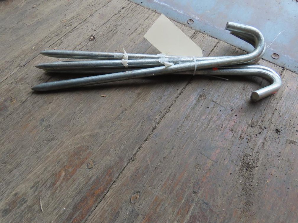 5 Metal Stakes, 17.5"