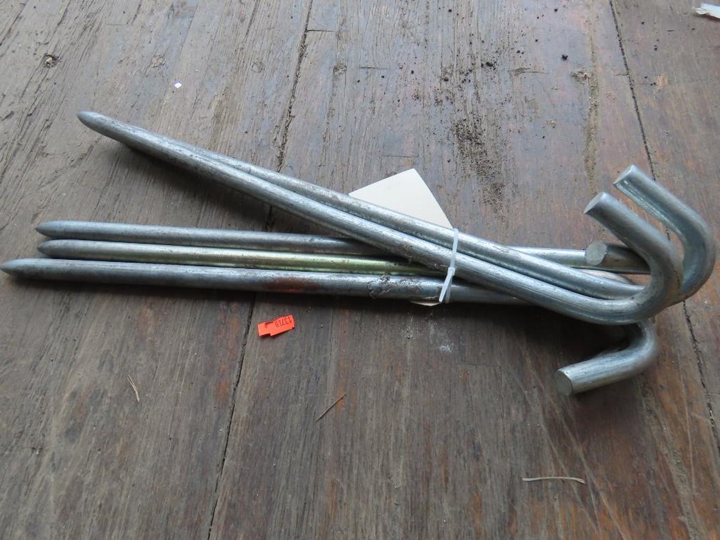 5 Metal Stakes, 17.5"
