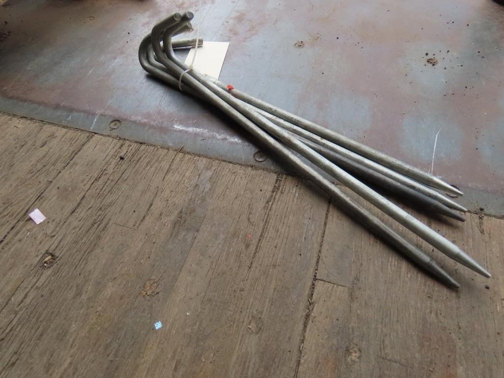 5 Metal Stakes, 18"