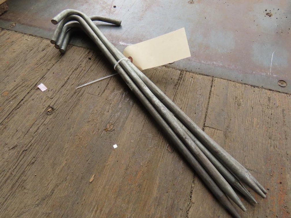 5 Metal Stakes, 18"