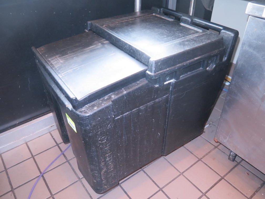 Cambro Ice Cart, 30"x23"x29"