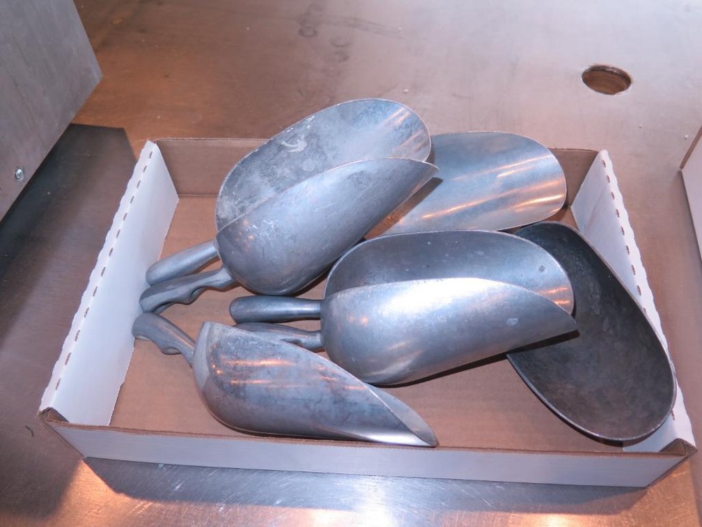 7 Aluminum Scoops