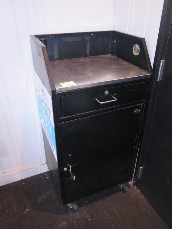 Metal Valet Stand on Wheels, 24"x19"x48"