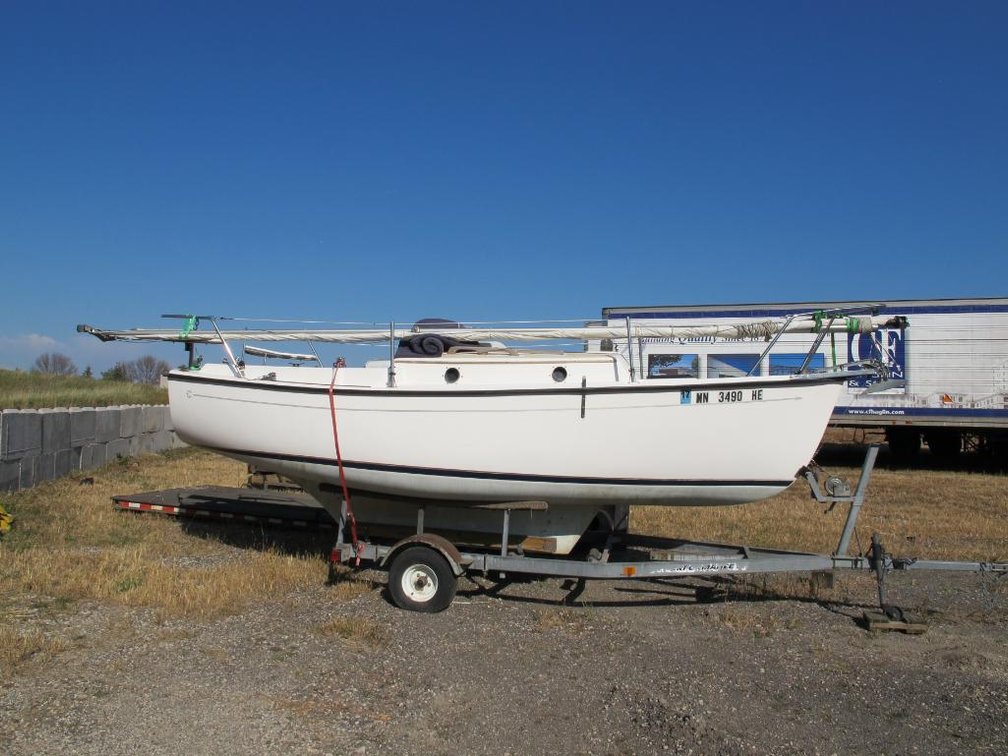 1998 Com-Pac 19XL Fiberglass Sailboat with Trailer