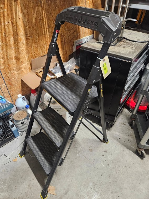 Gorilla Ladders Step Ladder, 30" Top
