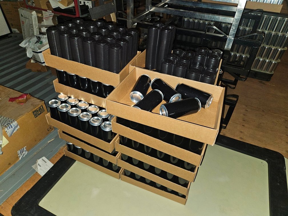 Pallet of 12 oz. Aluminum Cans, Plastic 4-Can Holders