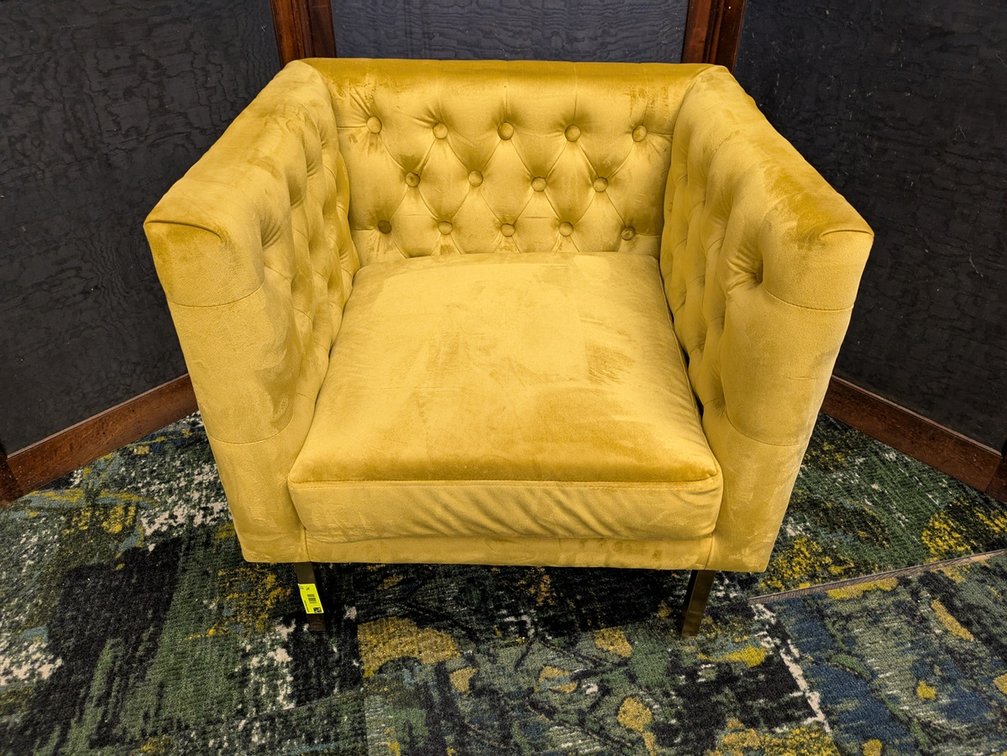 2 Ultra Plush Lounge Chairs, 27"x25"x28"