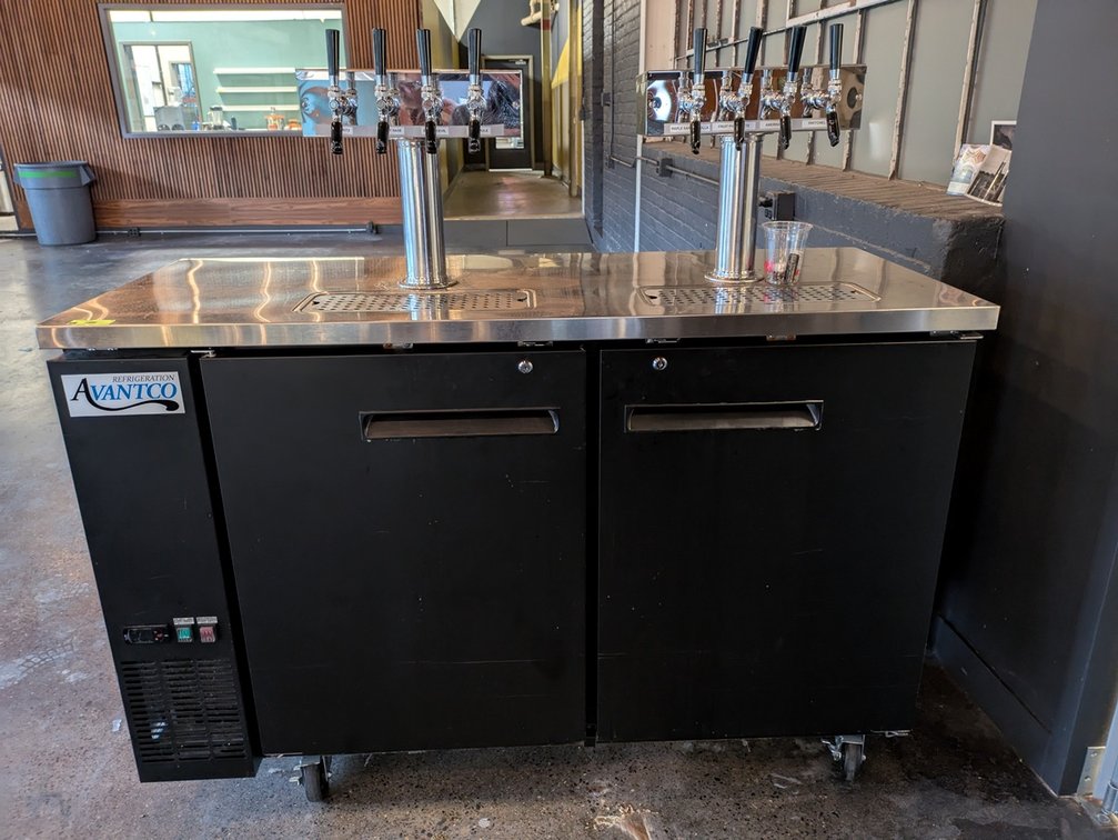 Avantco Backbar Cooler on Wheels, 2 Towers with 8 Taps, Model 178UDD60HC, 61"x24"x41", 115V