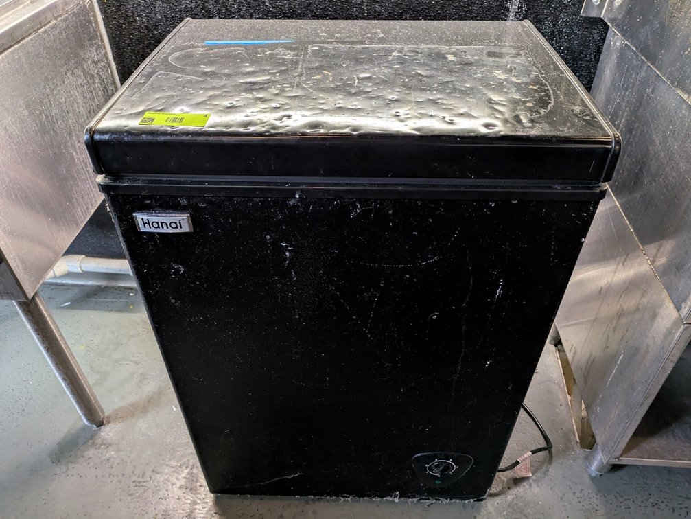 Hanai Portable Chest Freezer, Model BCBD-63, 20"x16"x30", 110-120V