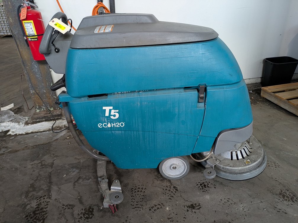 Tennant T5 EC H20 Floor Cleaner, Serial 1021529, 115V