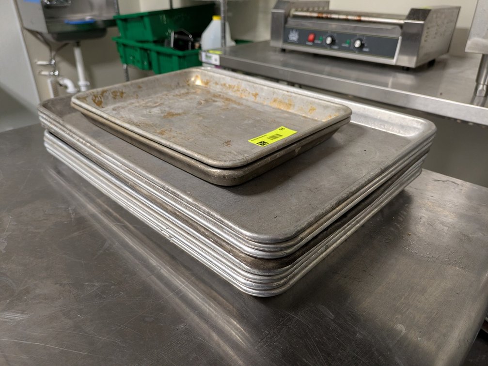 8 Aluminum 1/2 Sheet Pans, 2 Aluminum 1/4 Sheet Pans