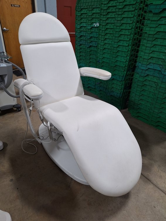 Adjustable Medical Procedure Chair with Foot Switches and Remote, 115V