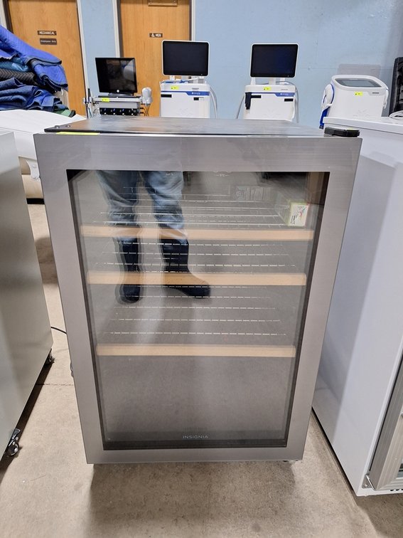 Insignia Glass Door Cooler, Model NS-BC130GP1, 115V, 21"x22"x33"