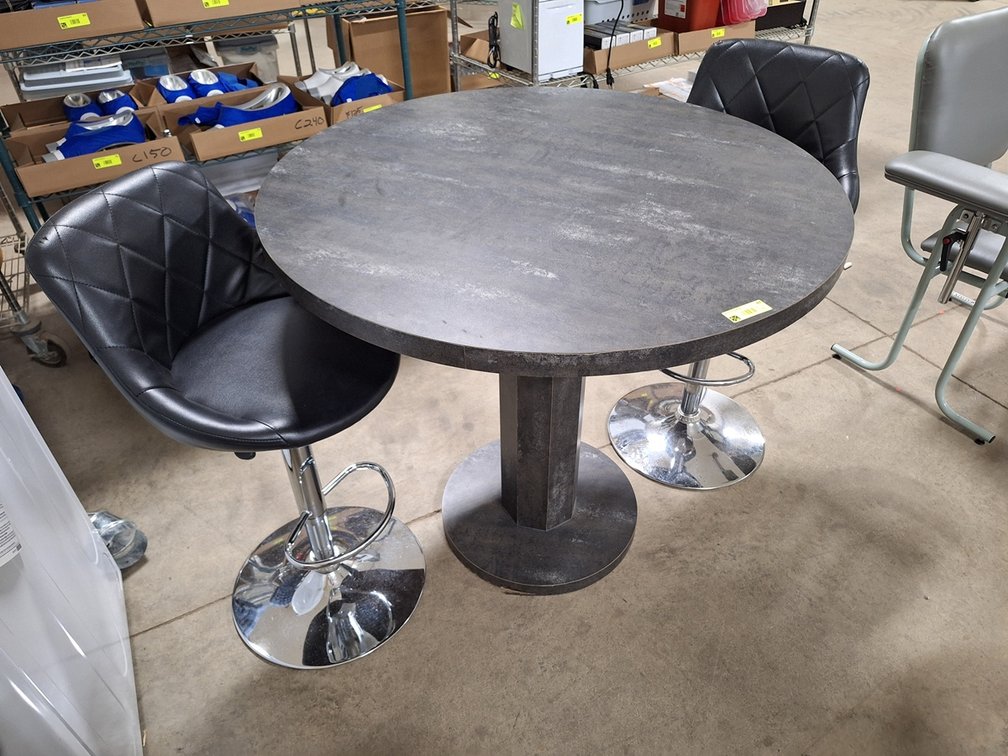 Hightop Table 40"x36" with 2 Adjustable Height Stools