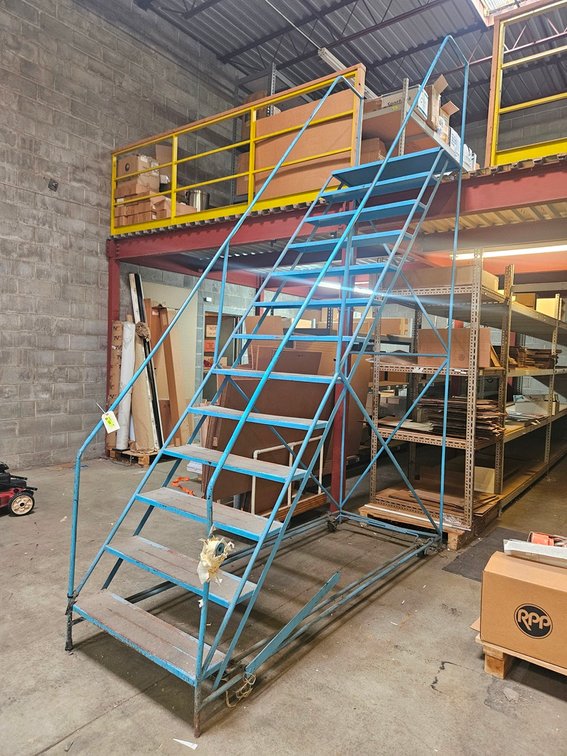 Staircase on Wheels, 116" Top Step