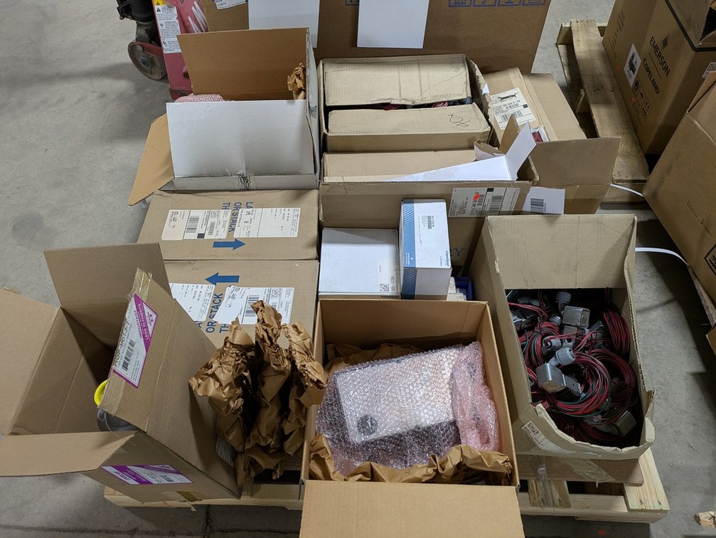 Pallet Assorted, Sporlan Suction Filter, Copeland Core Sense servo, More