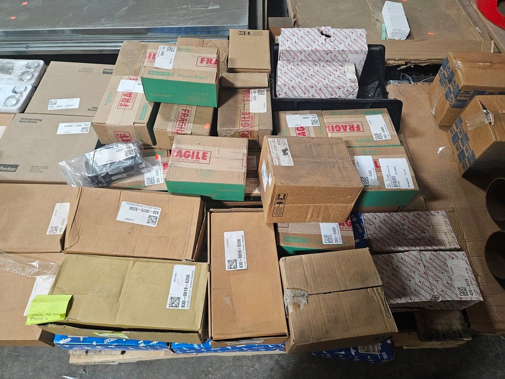 Pallet Assorted, Schneider Electric Circuit Breakers, Castel Ball Valves, More