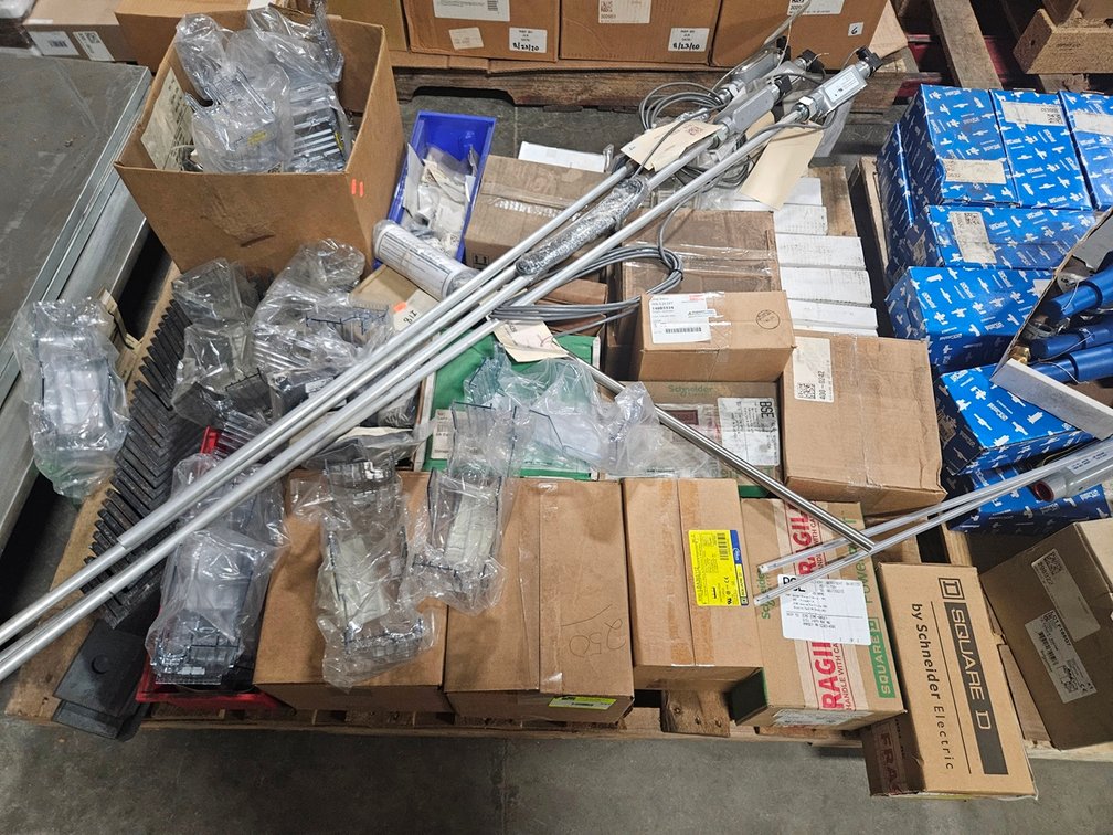 Pallet Assorted, Schneider Electric Power Distribution Block, Danfoss Stop Valves, Bussmann Fuse Block, Schneider Electric Circuit Breakers, More