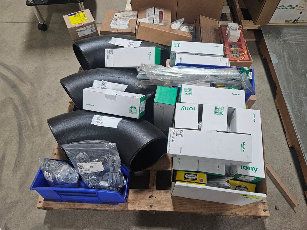 Pallet Assorted, Schneider Electric Light Flex Mounting Adaptors, Hubbell Wire Devices, Schneider Electric Circuit Breakers, More