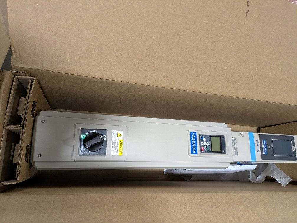 2 Yaskawa Schneider 480V 27A 20 HP Frequency Drives