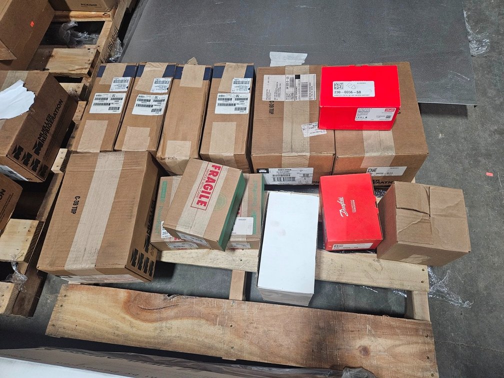 Pallet Assorted, Danfoss Control Module, Mueller Refrigeration Ball Valve Motors, Panorama Ultra Antenna, More