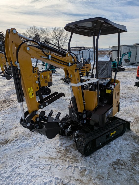 2025 CFG Mini Excavator, Model H12R, Unused