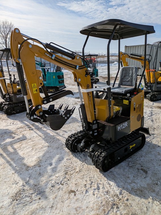2025 CFG Mini Excavator, Model H12R, Unused