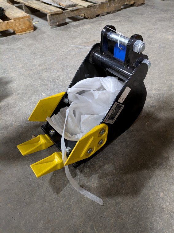 2025 IR 20cm Toothed Bucket, Unused