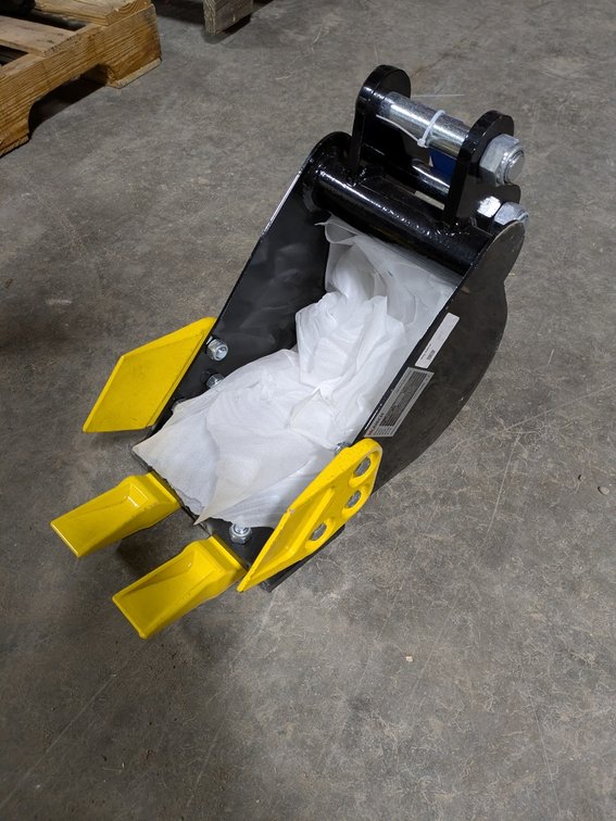 2025 IR 20cm Toothed Bucket, Unused