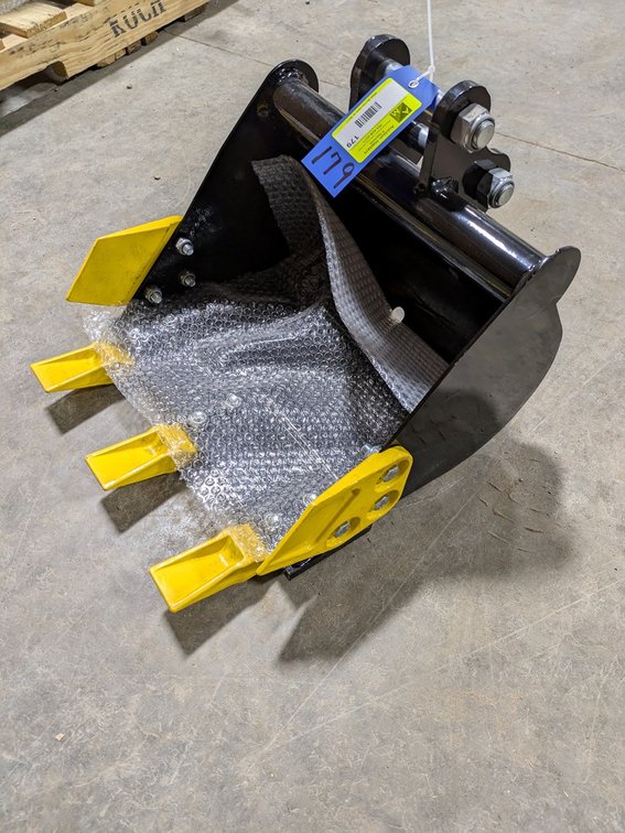 2025 IR 40cm Toothed Bucket, Unused