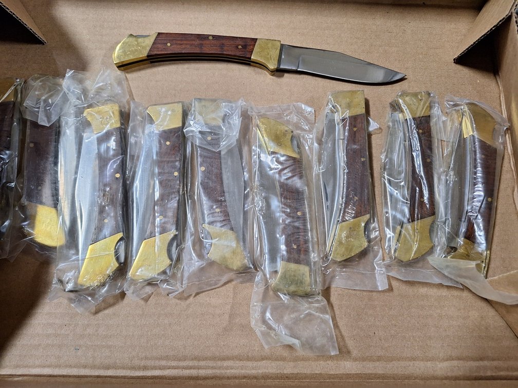 10 Folding Knives, 4" Blades