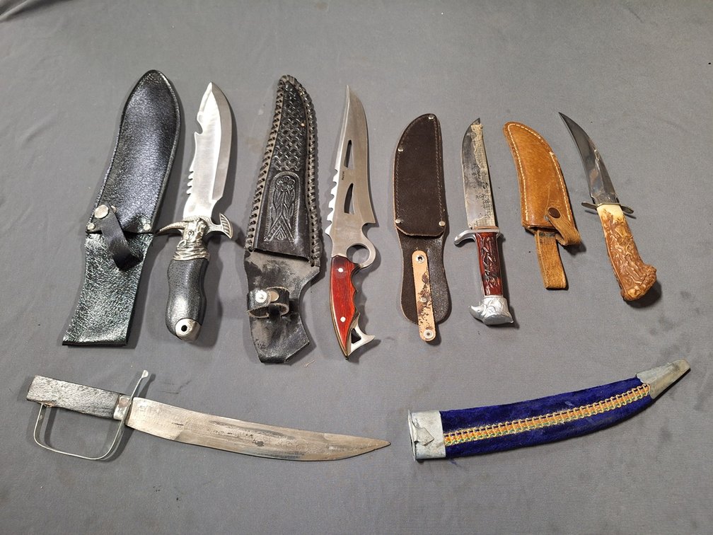 5 Assorted Fixed Blade Knives, 5" to 9" Blades