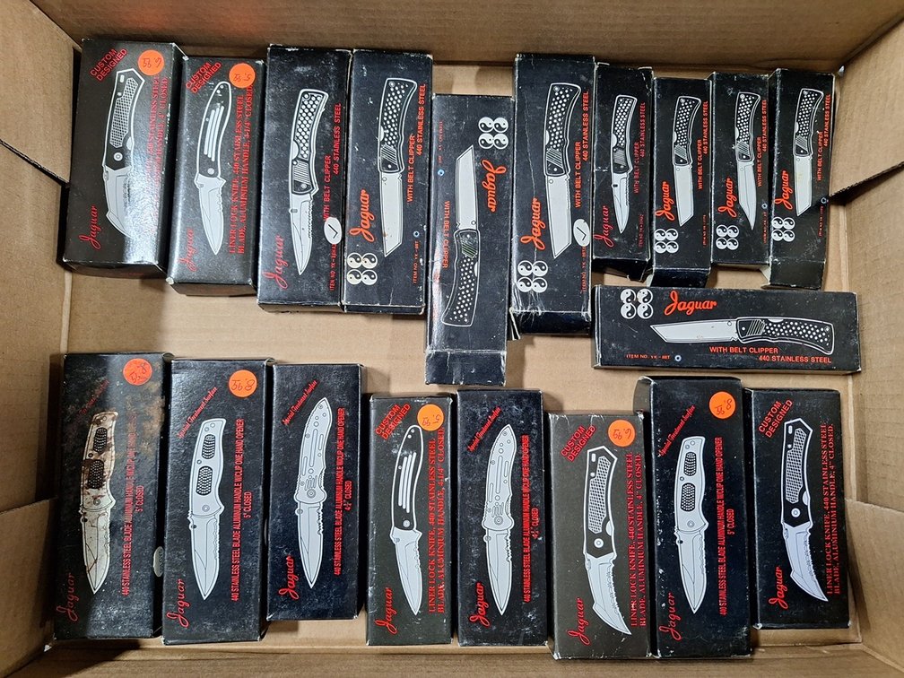 19 Jaguar Folding Knives, 2.5" to 3.5" Blades