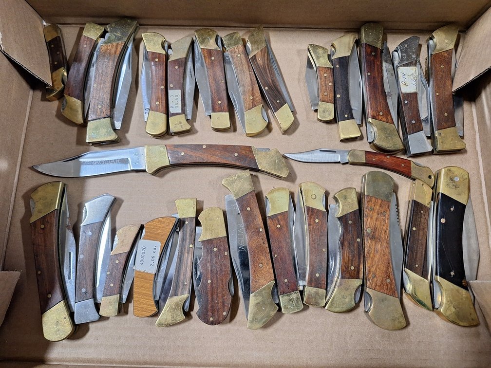 28 Assorted Folding Knives, 2" to 3.5" Blades