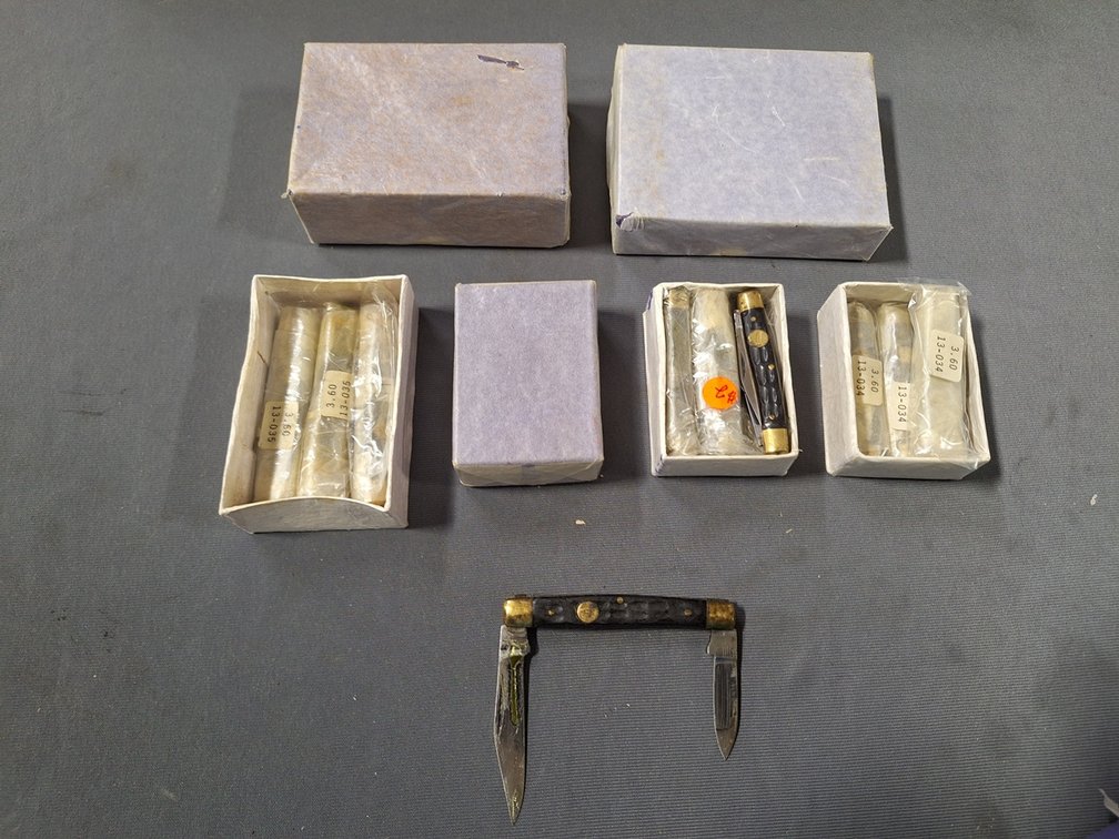 Approx. 36 Multi Blade Knives, 1" to 3" Blades
