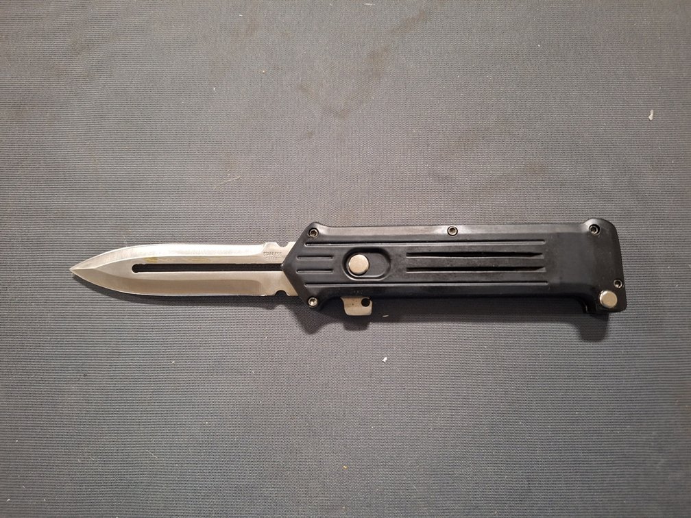 13 Knives, 3" Blades