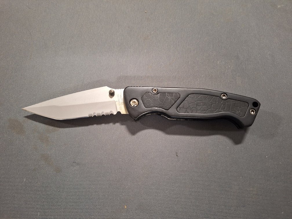 14 Assorted Folding Knives, 2" to 3.5" Blades