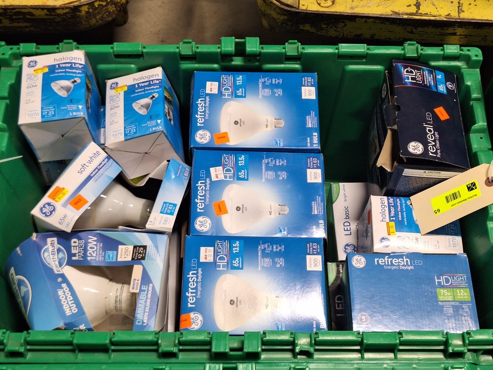 Assorted GE Refresh LED Light Bulbs